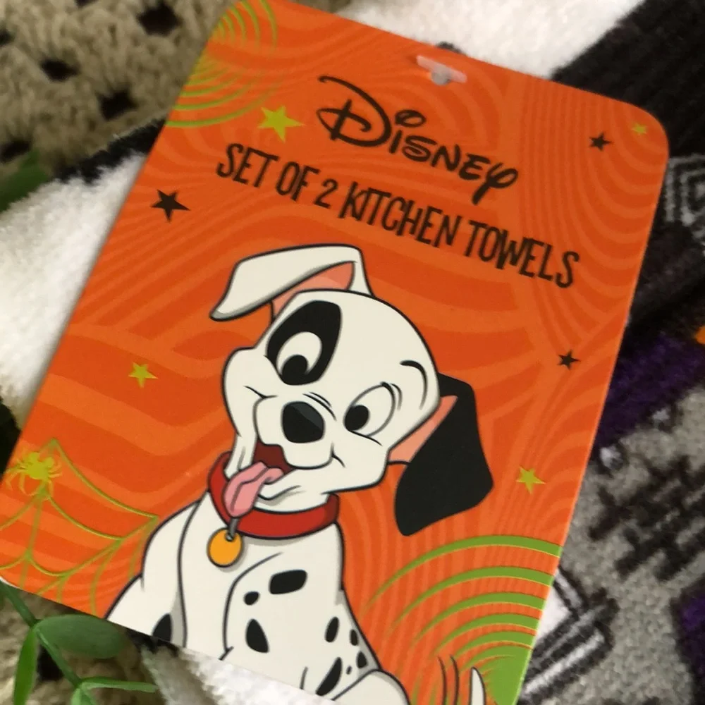 Disney 101 Dalmatians Halloween Kitchen Towels